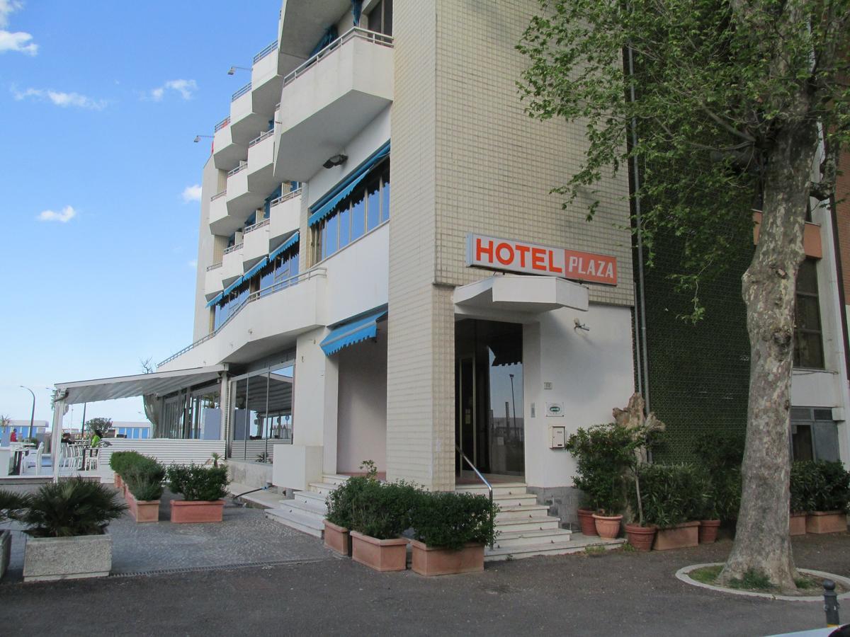 Hotel Plaza Fano Buitenkant foto