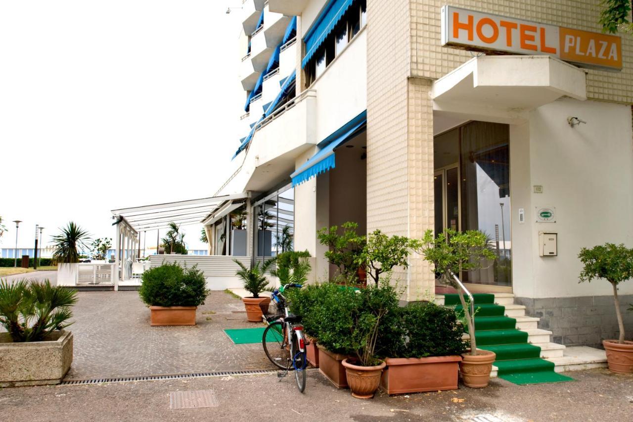 Hotel Plaza Fano Buitenkant foto